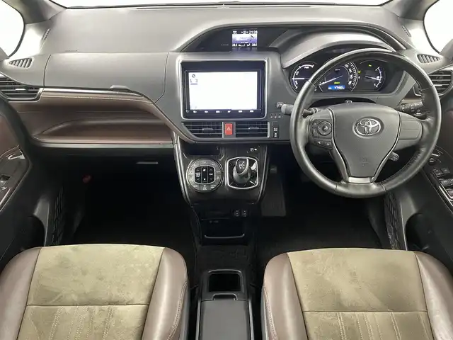 トヨタ エスクァイア ハイブリッド Gi プレミアムパッケージ 福島県 2019(平31)年 4.8万km ホワイトパールクリスタルシャイン クリアランスソナー/・衝突軽減/・オートハイビーム/純正フリップダウンモニター/純正9インチナビ/・BT/CD/DVD/AM/FM/バックカメラ/両側パワースライドドア/クルーズコントロール/LEDオートライト/・フォグライト/３列シート/・ハーフレザー/・ウォークスルー/・シートヒーター/・エアーシート/社外レオニスアルミホイール付きサマータイヤ/ETC/革ステアリング/・ステアリングリモコン/・ステアリングヒーター/純正フロアマット/純正ドアバイザー/アイドリングストップ/プッシュスタート/・スマートキー