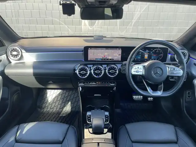 メルセデス・ベンツ ＣＬＡ２００ｄ AMGライン 三重県 2019(令1)年 3.9万km コスモスブラック レザーEXC　/HUD　/パノラマサンルーフ　/アンビエントライト　/純正ナビ　/全方位カメラ　/レーダーセーフティ　/ACC　/アドバンストサウンド　/パワーシート　/黒革シート　/シートヒーター　/純正18インチアルミ　/前後ドライブレコーダー