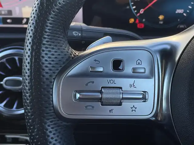 メルセデス・ベンツ ＣＬＡ２００ｄ AMGライン 三重県 2019(令1)年 3.9万km コスモスブラック レザーEXC　/HUD　/パノラマサンルーフ　/アンビエントライト　/純正ナビ　/全方位カメラ　/レーダーセーフティ　/ACC　/アドバンストサウンド　/パワーシート　/黒革シート　/シートヒーター　/純正18インチアルミ　/前後ドライブレコーダー