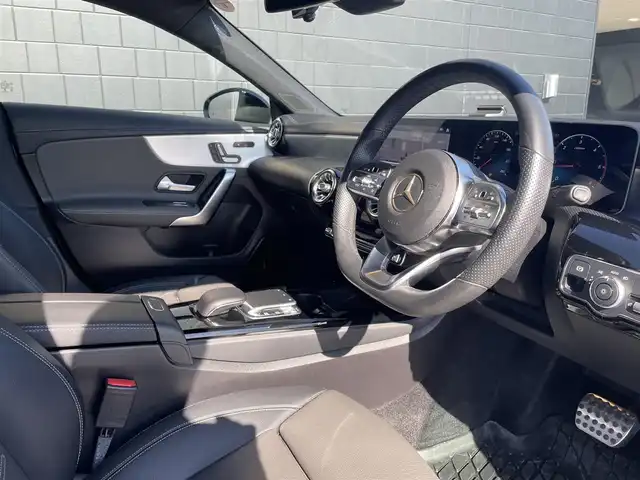 メルセデス・ベンツ ＣＬＡ２００ｄ AMGライン 三重県 2019(令1)年 3.9万km コスモスブラック レザーEXC　/HUD　/パノラマサンルーフ　/アンビエントライト　/純正ナビ　/全方位カメラ　/レーダーセーフティ　/ACC　/アドバンストサウンド　/パワーシート　/黒革シート　/シートヒーター　/純正18インチアルミ　/前後ドライブレコーダー