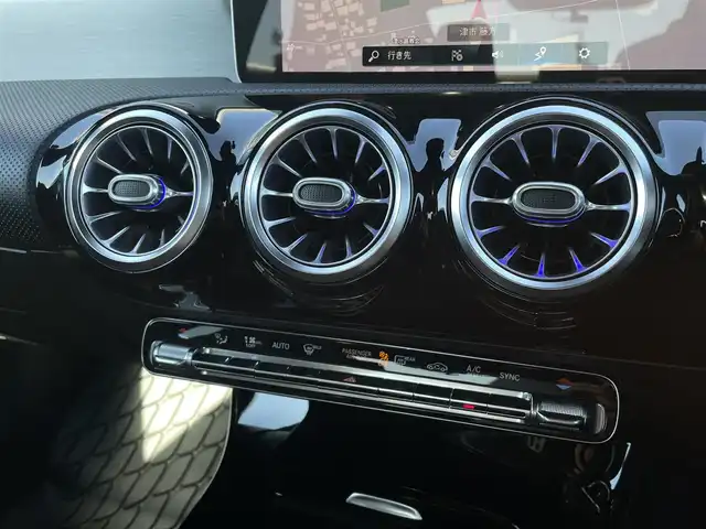 メルセデス・ベンツ ＣＬＡ２００ｄ AMGライン 三重県 2019(令1)年 3.9万km コスモスブラック レザーEXC　/HUD　/パノラマサンルーフ　/アンビエントライト　/純正ナビ　/全方位カメラ　/レーダーセーフティ　/ACC　/アドバンストサウンド　/パワーシート　/黒革シート　/シートヒーター　/純正18インチアルミ　/前後ドライブレコーダー