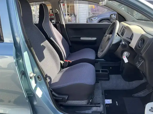 スズキ アルト L 滋賀県 2021(令3)年 0.6万km フィズブルーパールメタリック 距離5/800km台/純正CDオーディオ/スズキセーフティーサポート/パーキングコーナーセンサー/エネチャージ/シートヒーター/純正マット/バイザー/取説/保証書