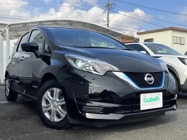 日産 ノート e－パワー X 三重県 2018(平30)年 4.6万km スーパーブラック ♪車検R9年2月21日/♪登録時走行距離45150km/♪エマージェンシーブレーキ/・踏み間違い衝突防止アシスト/・LDW(車線逸脱警報)/・Li(車線逸脱防止支援システム)/♪アラウンドビューモニター/♪インテリジェントクルーズコントロール/♪純正ナビ/・フルセグ・DVD再生/・CD録音・Bluetooth/♪バックカメラ/♪デジタルインナーミラー/♪LEDヘッドライト/♪ウィンカーミラー/♪オートライト/♪ライトレベリング/♪コーナーセンサー/♪オートリトラ/♪電動格納ミラー/♪ドライブレコーダー/♪ETC/♪ルーフアンテナ/♪フロアマット/♪プライバシーガラス