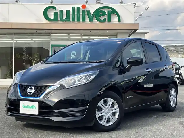 日産 ノート e－パワー X 三重県 2018(平30)年 4.6万km スーパーブラック ♪車検R9年2月21日/♪登録時走行距離45150km/♪エマージェンシーブレーキ/・踏み間違い衝突防止アシスト/・LDW(車線逸脱警報)/・Li(車線逸脱防止支援システム)/♪アラウンドビューモニター/♪インテリジェントクルーズコントロール/♪純正ナビ/・フルセグ・DVD再生/・CD録音・Bluetooth/♪バックカメラ/♪デジタルインナーミラー/♪LEDヘッドライト/♪ウィンカーミラー/♪オートライト/♪ライトレベリング/♪コーナーセンサー/♪オートリトラ/♪電動格納ミラー/♪ドライブレコーダー/♪ETC/♪ルーフアンテナ/♪フロアマット/♪プライバシーガラス