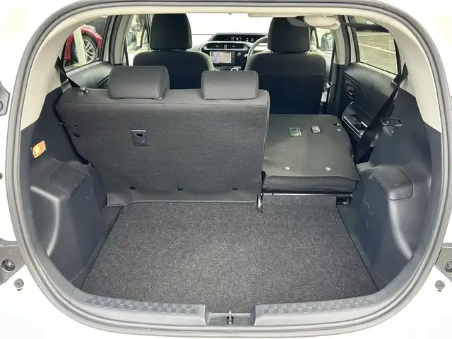 トヨタ アクア S スタイルブラック 愛媛県 2019(平31)年 2.5万km ホワイトパールクリスタルシャイン ディーラーOP純正ナビ/BT/AM・FM/CD/DVD/ワンセグTV/バックカメラ/ETC/前方ドライブレコーダー/ステアリングスイッチ/オートライト/オートマチックハイビーム/前後コーナーセンサー/横滑り防止装置/衝突軽減システム/純正フロアマット/純正ホイールキャップ/スペアキー