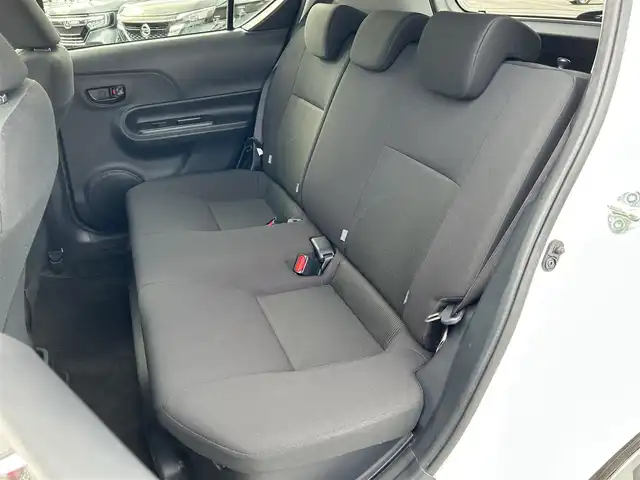 トヨタ アクア S スタイルブラック 愛媛県 2019(平31)年 2.5万km ホワイトパールクリスタルシャイン ディーラーOP純正ナビ/BT/AM・FM/CD/DVD/ワンセグTV/バックカメラ/ETC/前方ドライブレコーダー/ステアリングスイッチ/オートライト/オートマチックハイビーム/前後コーナーセンサー/横滑り防止装置/衝突軽減システム/純正フロアマット/純正ホイールキャップ/スペアキー