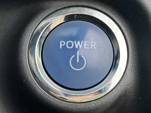 トヨタ アクア S スタイルブラック 愛媛県 2019(平31)年 2.5万km ホワイトパールクリスタルシャイン ディーラーOP純正ナビ/BT/AM・FM/CD/DVD/ワンセグTV/バックカメラ/ETC/前方ドライブレコーダー/ステアリングスイッチ/オートライト/オートマチックハイビーム/前後コーナーセンサー/横滑り防止装置/衝突軽減システム/純正フロアマット/純正ホイールキャップ/スペアキー