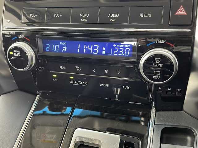 トヨタ ヴェルファイア Z Gエディション 千葉県 2016(平28)年 6.9万km ホワイトパールクリスタルシャイン 純正10型ナビ/・AM/FM SD CD BT フルセグTV/純正フリップダウンモニター/トヨタセーフティセンス/衝突軽減ブレーキ/車線維持機能/レーダークルーズコントロール/nanoeオートエアコン/両側電動スライドドア/パワーバックドア/電動パーキングブレーキ/オートブレーキホールド/バックカメラ/ETC/オートマチックハイビーム/インテリジェントクリアランスソナー/黒革合皮シート/助手席パワーオットマン/ステアリングヒーター/LEDヘッドライト/LEDイルミネーション/後席サンシェード/自動防眩ミラー