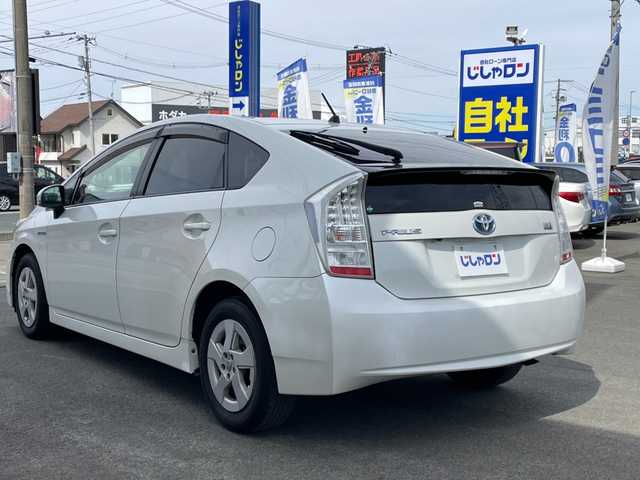 トヨタ プリウス S　LEDエディション 岩手県 2011(平23)年 10.9万km ホワイトパールクリスタルシャイン 純正メモリナビ/AM/FM/CD/DVD/SD/AUX/BT/フルセグTV/バックカメラ/ETC/プッシュスタート/スマートキー/ドアバイザー/フロアマット/ステアリングスイッチ/純正15インチホイール/カーテンエアバッグ