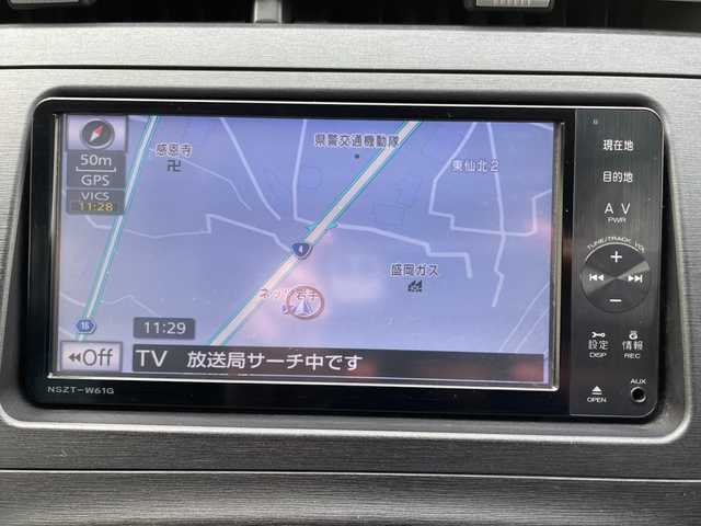 トヨタ プリウス S　LEDエディション 岩手県 2011(平23)年 10.9万km ホワイトパールクリスタルシャイン 純正メモリナビ/AM/FM/CD/DVD/SD/AUX/BT/フルセグTV/バックカメラ/ETC/プッシュスタート/スマートキー/ドアバイザー/フロアマット/ステアリングスイッチ/純正15インチホイール/カーテンエアバッグ