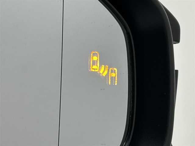 トヨタ プリウス Z 岡山県 2023(令5)年 2.1万km プラチナホワイトパールマイカ 純正１２．３インチナビ　衝突軽減ブレーキ　レーダークルーズコントロール　アラウンドビューモニター　ビルトインＥＴＣ２．０　ＬＥＤヘッドライト　シートヒーター　デジタルインナーミラー　置くだけ充電