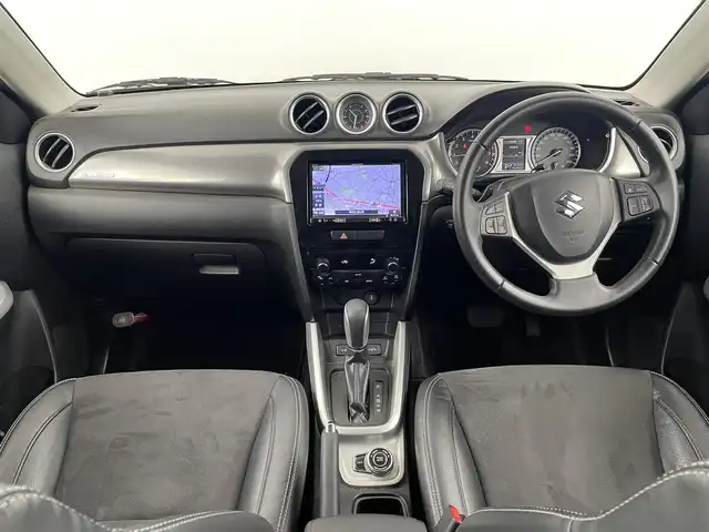 スズキ エスクード 1．6XC 道央・札幌 2017(平29)年 6.5万km クールホワイトパール 4WD/社外8インチメモリナビ(型式：AVIC-RL900ZS)/CD/DVD/Bluetooth/フルセグ/クルーズコントロール/バックカメラ/ハーフレザーシート/前席シートヒーター/純正17インチAW/プッシュスタート/スマートキー