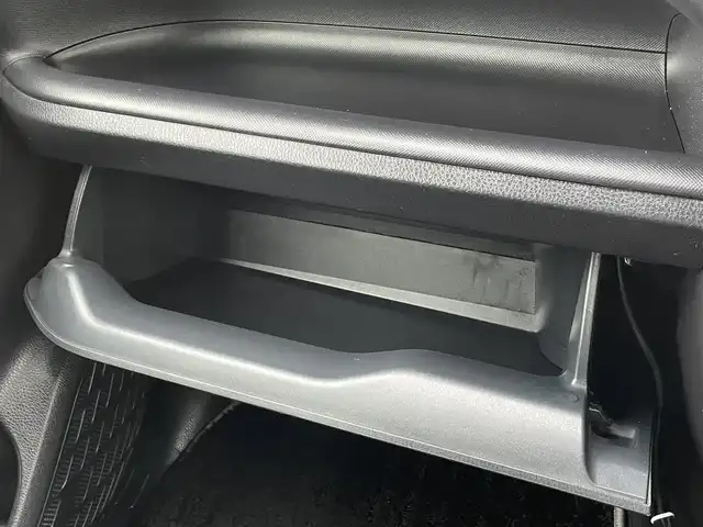 トヨタ ヴォクシー ZS 煌Ⅲ 道央・札幌 2020(令2)年 5.8万km ブラック ・４WD/・ワンオーナー/・衝突軽減ブレーキ/・寒冷地仕様/・社外SDナビ/　CD＆BT＆USB＆TV/・バックカメラ/・ハーフレザーシート/・コーナーセンサー/・レーンキープアシスト/・両側パワースライドドア/・アイドリングストップ/・クルーズコントロール/・ワイパー熱線/・オートエアコン/・オートライト/・オートリトラミラー/・純正エンジンスターター/・プッシュスタート/・スマートキー/・鉄ホイール＆冬タイヤ積込/　195/65/15  2020年製　5分山/・純正フロアマット/・ドアバイザー/・ウィンカーミラー/・フォグライト/・スペアキー