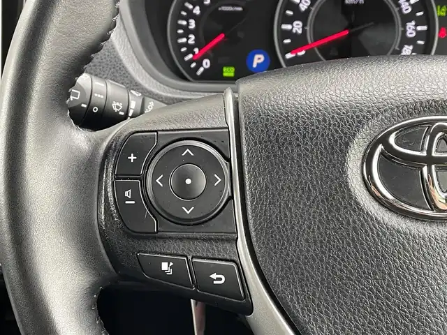トヨタ ヴォクシー ZS 煌Ⅲ 道央・札幌 2020(令2)年 5.8万km ブラック ・４WD/・ワンオーナー/・衝突軽減ブレーキ/・寒冷地仕様/・社外SDナビ/　CD＆BT＆USB＆TV/・バックカメラ/・ハーフレザーシート/・コーナーセンサー/・レーンキープアシスト/・両側パワースライドドア/・アイドリングストップ/・クルーズコントロール/・ワイパー熱線/・オートエアコン/・オートライト/・オートリトラミラー/・純正エンジンスターター/・プッシュスタート/・スマートキー/・鉄ホイール＆冬タイヤ積込/　195/65/15  2020年製　5分山/・純正フロアマット/・ドアバイザー/・ウィンカーミラー/・フォグライト/・スペアキー