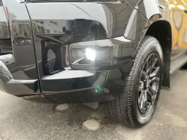 トヨタ ハイラックス Z GRスポーツ 愛知県 2023(令5)年 1.9万km アティチュードブラックマイカ /当店買取/1オーナー/禁煙//純正ディスプレイオーディオナビ//360度カメラ//Bluetooth/FM/AM/USB/ETC//レーダークルーズコントロール//PCS/LDA/RSA/Pソナー//GR専用革巻きステアリング//GR専用ハーフレザーシート/運転席Pシート//GRマッドラップ//LEDヘッド/Aライト/LEDフォグ/AHB//パドルシフト//純正Fマット/社外マフラー/ドラレコ（前）//保証書/取説/ナビ取説/スマートキー/スペアキー