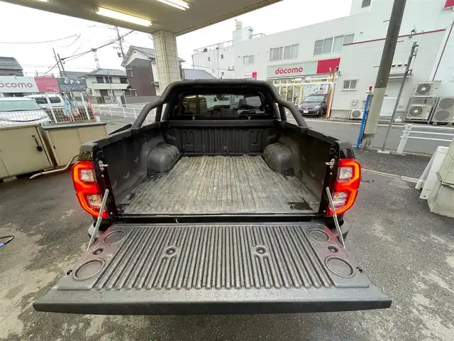 トヨタ ハイラックス Z GRスポーツ 愛知県 2023(令5)年 1.9万km アティチュードブラックマイカ /当店買取/1オーナー/禁煙//純正ディスプレイオーディオナビ//360度カメラ//Bluetooth/FM/AM/USB/ETC//レーダークルーズコントロール//PCS/LDA/RSA/Pソナー//GR専用革巻きステアリング//GR専用ハーフレザーシート/運転席Pシート//GRマッドラップ//LEDヘッド/Aライト/LEDフォグ/AHB//パドルシフト//純正Fマット/社外マフラー/ドラレコ（前）//保証書/取説/ナビ取説/スマートキー/スペアキー