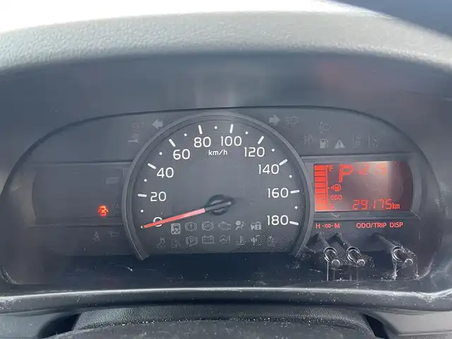 トヨタ パッソ X　S 群馬県 2018(平30)年 3万km ブライトシルバーM ワンオーナー/純正SDナビ、ワンセグ、Bluetooth、CD/　（NSCD-W66）/バックカメラ/プリクラッシュセーフティ/レーンキープアシスト/ヘッドライトレベライザー/電動格納ミラー/ドアバイザー/キーレス×１/保証書、取説
