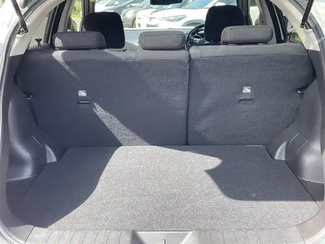日産 ジューク 15RX Vセレクション 群馬県 2019(令1)年 10.2万km ブリリアントホワイトパール 社外ナビ/CD/DVD/TV/Bluetooth/レーンキープアシスト/衝突軽減システム/バックカメラ、全方位カメラ/ETC/ウィンカーミラー/電動格納ミラー/フォグランプ/純正アルミホイール/アイドリングストップ
