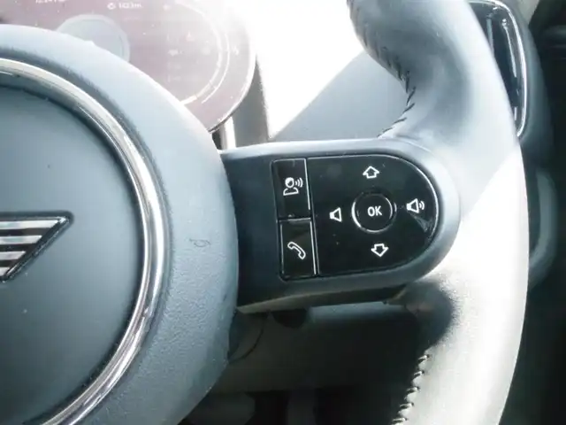 ＭＩＮＩ ＢＭＷ ミニ クロスオーバー クーパー SD オール4 岩手県 2022(令4)年 4.3万km ホワイト・シルバー インテリセーフ /LDW/純正HDDナビ/社外地デジチューナー/バックカメラ/PDC/コンフォートアクセス/サンルーフ/ミラーETC/クルコン /黒革シート/パワーシート/シートヒーター /LEDライト/LEDフォグ/前後ドラレコ