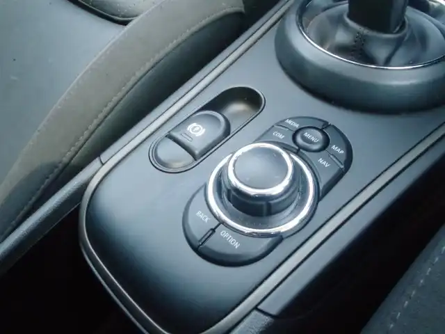 ＭＩＮＩ ＢＭＷ ミニ クロスオーバー クーパー SD オール4 岩手県 2022(令4)年 4.3万km ホワイト・シルバー インテリセーフ /LDW/純正HDDナビ/社外地デジチューナー/バックカメラ/PDC/コンフォートアクセス/サンルーフ/ミラーETC/クルコン /黒革シート/パワーシート/シートヒーター /LEDライト/LEDフォグ/前後ドラレコ