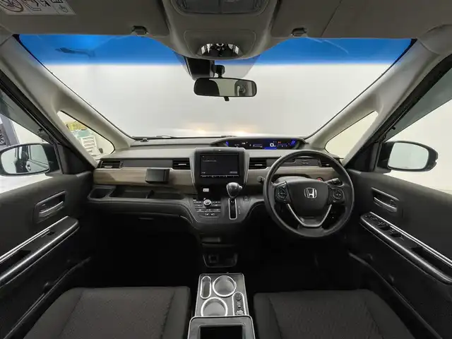 ホンダ フリード G ホンダセンシング 群馬県 2020(令2)年 3.4万km ミッドナイトブルービームM フリップダウンモニター　社外8インチナビ　バックカメラ　レーダークルーズコントロール　両側パワースライドドア　LEDライト　AHB　シートヒーター　ステアリングリモコン　ETC　スマートキー　禁煙車
