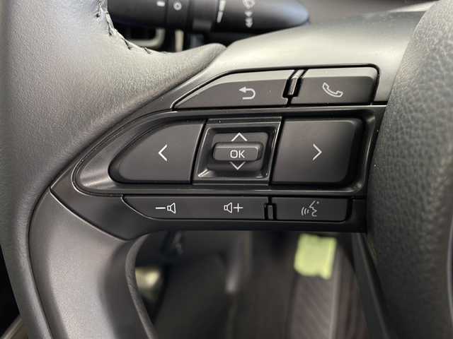 トヨタ アクア Z 鹿児島県 2021(令3)年 0.8万km プラチナホワイトパールマイカ Apple car play/純正メモリナビ/(フルセグTV/Bluetooth/USB)/パノラミックビューモニター/ハーフレザーシート/D席パワーシート/前席シートヒーター/ブラインドスポットモニター/ヘッドアップディスプレイ/セーフティセンス/・プリクラッシュセーフティ/・レーントレーシングアシスト/・レーダークルーズコントロール/・オートマチックハイビーム/・ロードサインアシスト/LEDヘッドライト/スマートキー/ビルトインETC2.0/前後ドライブレコーダー/ステアリングヒーター/100V電源/横滑り防止機能/純正16インチアルミホイール/カーテンエアバック/保証書/取扱説明書