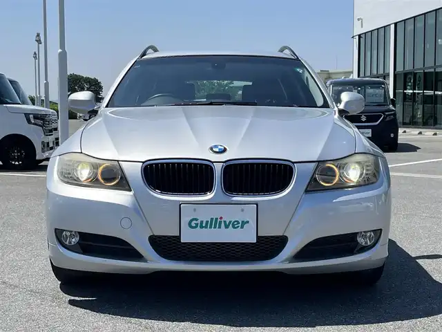 ＢＭＷ ３２０ｉ ツーリング 奈良県 2010(平22)年 15.3万km シルバー 純正ナビ　/ETC　/USB入力端子　/CDチェンジャー　/保証書　/取扱説明書　/スマートキー　/社外マット　/純正アルミホイール　/ABS　/ハロゲンヘッドライト　/エアバッグ