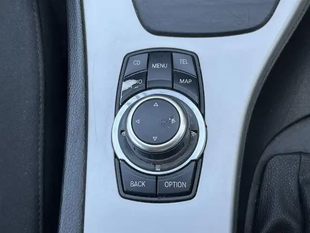 ＢＭＷ ３２０ｉ ツーリング 奈良県 2010(平22)年 15.3万km シルバー 純正ナビ　/ETC　/USB入力端子　/CDチェンジャー　/保証書　/取扱説明書　/スマートキー　/社外マット　/純正アルミホイール　/ABS　/ハロゲンヘッドライト　/エアバッグ