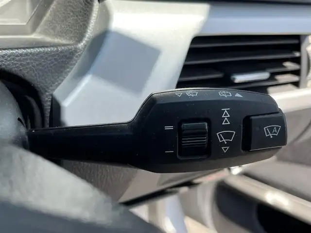 ＢＭＷ ３２０ｉ ツーリング 奈良県 2010(平22)年 15.3万km シルバー 純正ナビ　/ETC　/USB入力端子　/CDチェンジャー　/保証書　/取扱説明書　/スマートキー　/社外マット　/純正アルミホイール　/ABS　/ハロゲンヘッドライト　/エアバッグ