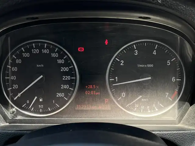 ＢＭＷ ３２０ｉ ツーリング 奈良県 2010(平22)年 15.3万km シルバー 純正ナビ　/ETC　/USB入力端子　/CDチェンジャー　/保証書　/取扱説明書　/スマートキー　/社外マット　/純正アルミホイール　/ABS　/ハロゲンヘッドライト　/エアバッグ