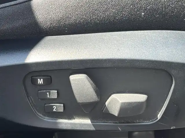 ＢＭＷ ３２０ｉ ツーリング 奈良県 2010(平22)年 15.3万km シルバー 純正ナビ　/ETC　/USB入力端子　/CDチェンジャー　/保証書　/取扱説明書　/スマートキー　/社外マット　/純正アルミホイール　/ABS　/ハロゲンヘッドライト　/エアバッグ