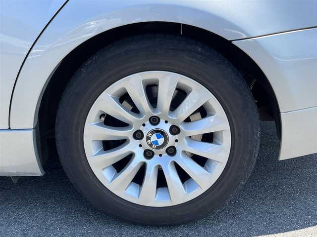 ＢＭＷ ３２０ｉ ツーリング 奈良県 2010(平22)年 15.3万km シルバー 純正ナビ　/ETC　/USB入力端子　/CDチェンジャー　/保証書　/取扱説明書　/スマートキー　/社外マット　/純正アルミホイール　/ABS　/ハロゲンヘッドライト　/エアバッグ