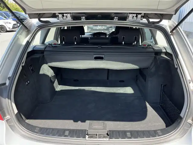 ＢＭＷ ３２０ｉ ツーリング 奈良県 2010(平22)年 15.3万km シルバー 純正ナビ　/ETC　/USB入力端子　/CDチェンジャー　/保証書　/取扱説明書　/スマートキー　/社外マット　/純正アルミホイール　/ABS　/ハロゲンヘッドライト　/エアバッグ