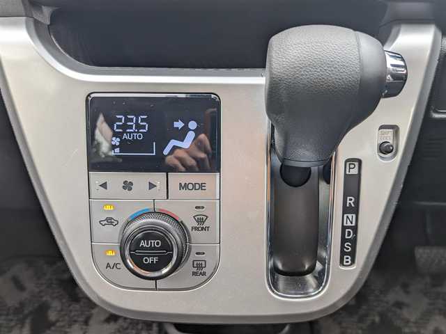 ダイハツ キャスト アクティバ X SAⅡ 栃木県 2015(平27)年 10.9万km ファイアークォーツレッドM (株)IDOMが運営する【じしゃロン宇都宮店】の自社ローン対象車両になります。こちらは現金またはオートローンご利用時の価格です。自社ローンご希望の方は別途その旨お申付け下さい/社外ナビ/衝突軽減システム/ETC/プッシュスタート/スマートキー/アイドリングストップ/ドアバイザー