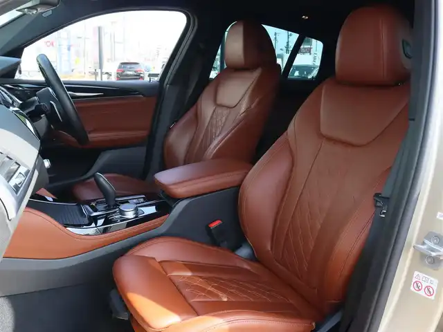 ＢＭＷ Ｘ４ xDrive 20d Mスポーツ 宮城県 2020(令2)年 2.6万km ゴールド ワンオーナー/純正ナビＴＶ/・フルセグ・ＢＴ・ＵＳＢ/パノラマサンルーフ/純正オプション２０インチＡＷ/ヘッドアップディスプレイ/パドルシフト/アダプティブクルーズコントロール/全方位カメラ/ブラインドスポットモニター/ブラウンレザーシート/全席シートヒーター/ミラー一体型ＥＴＣ/オートハイビーム/オートブレーキホールド/パワーバックドア/ダウンヒルアシスト/ワイヤレス充電/ドライブモードセレクト/ＬＥＤヘッドライト/前後フォグライト/カラーコード：Ｃ１Ｎ　サン・ストーン