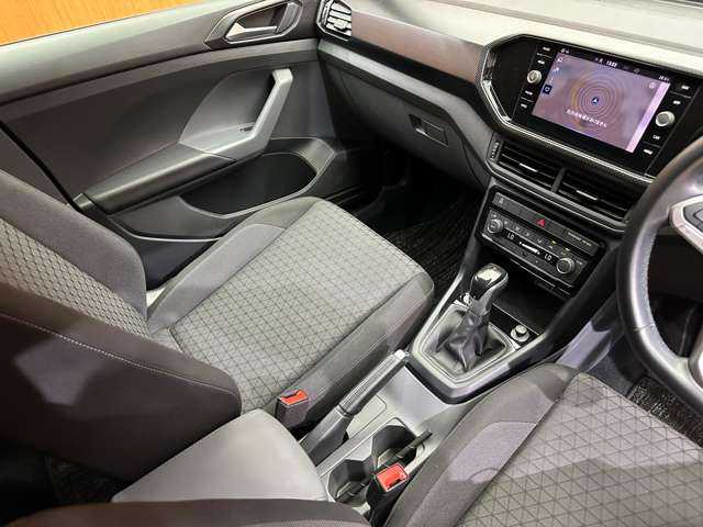 フォルクスワーゲン ＶＷ Ｔ－クロス TSI アクティブ 千葉県 2021(令3)年 4.7万km ディープブラックパールエフェクト ＡＣＣ　/ナビ　/Ｄｉｓｃｏｖｅｒメディア　/Ｂｌｕｅｔｏｏｔｈ接続　/ＣａｒＰｌａｙ　　/Ｂカメラ　/衝突軽減Ｂ　/ＬＥＤヘッドライト　/プッシュスタート　/スマートキー　/ＥＴＣ　/ブラックルーフレール　/オートライト