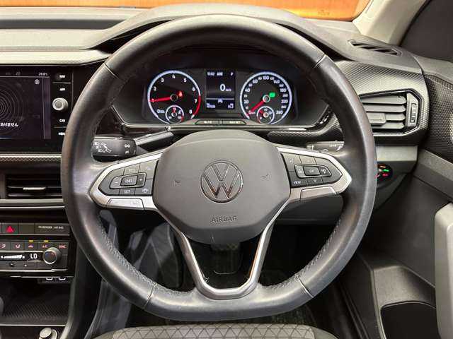 フォルクスワーゲン ＶＷ Ｔ－クロス TSI アクティブ 千葉県 2021(令3)年 4.7万km ディープブラックパールエフェクト ＡＣＣ　/ナビ　/Ｄｉｓｃｏｖｅｒメディア　/Ｂｌｕｅｔｏｏｔｈ接続　/ＣａｒＰｌａｙ　　/Ｂカメラ　/衝突軽減Ｂ　/ＬＥＤヘッドライト　/プッシュスタート　/スマートキー　/ＥＴＣ　/ブラックルーフレール　/オートライト