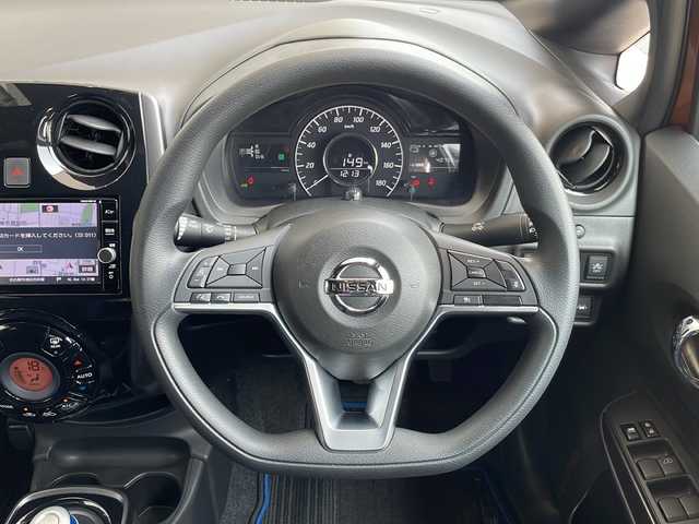 日産 ノート e－パワー X Bアロー 愛知県 2018(平30)年 4.1万km プレミアムコロナオレンジ/スーパーブラック 2トーン 衝突被害軽減ブレーキ/純正７インチSD（ナビあり）/全方位カメラ/レーダークルーズコントロール/フルセグTV/CD DVD/Bluetooth/バックカメラ/コーナーセンサー/純正アルミホイール/LEDヘッドライト/インテリジェントミラー/オートライト/ドライブレコーダー/ETC/ステアリングスイッチ/スマートキー/プッシュスタート