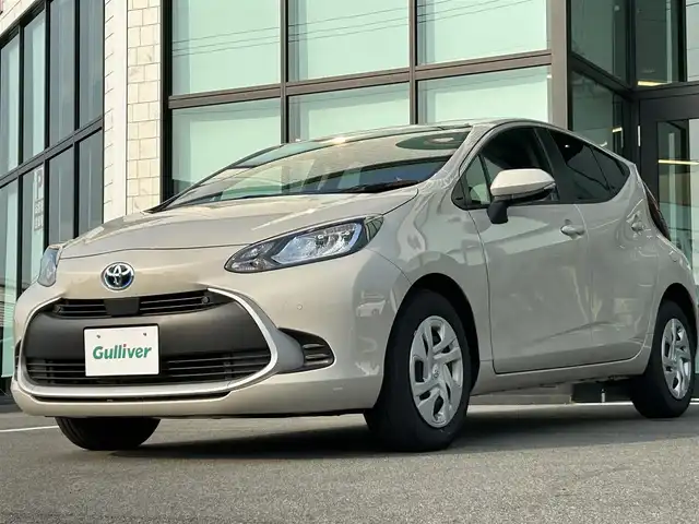 トヨタ アクア G 愛媛県 2023(令5)年 1.7万km クリアベージュメタリック 純正10.5インチディスプレイオーディオ(Bluetooth)/ビルトインETC/バックカメラ/トヨタセーフティセンス/禁煙車/レーダークルーズコントロール/フルセグTV/LEDライト/オートライト/オートマチックハイビーム/純正フロアマット/レーンキープアシスト/横滑り防止装置/盗難防止装置/サイドエアバッグ/ABS