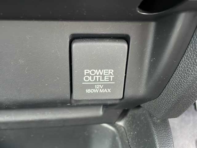 ホンダ フィット 13G Lパッケージ 鹿児島県 2014(平26)年 5.4万km アラバスターシルバーメタリック 社外7インチＳＤナビ/　　CD/DVD/フルセグＴＶ/バックカメラ/LEDヘッドライト/純正15インチアルミホイール/アイドリングストップ/スマートキー/ETC/オートライト/ＭＴモード付FAT