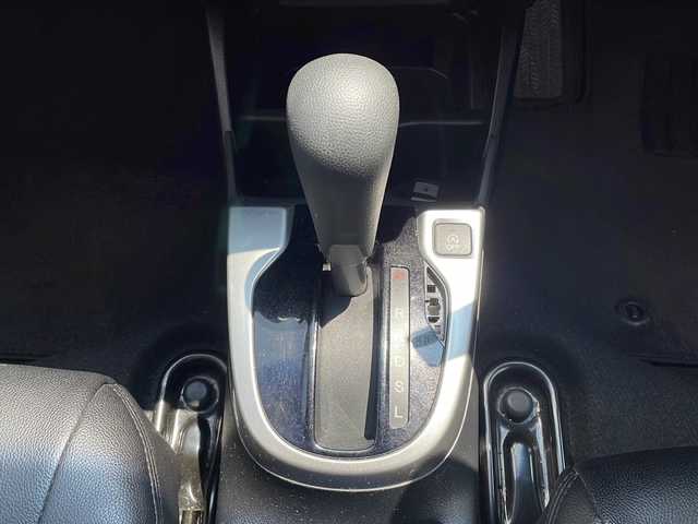 ホンダ フィット 13G Lパッケージ 鹿児島県 2014(平26)年 5.4万km アラバスターシルバーメタリック 社外7インチＳＤナビ/　　CD/DVD/フルセグＴＶ/バックカメラ/LEDヘッドライト/純正15インチアルミホイール/アイドリングストップ/スマートキー/ETC/オートライト/ＭＴモード付FAT