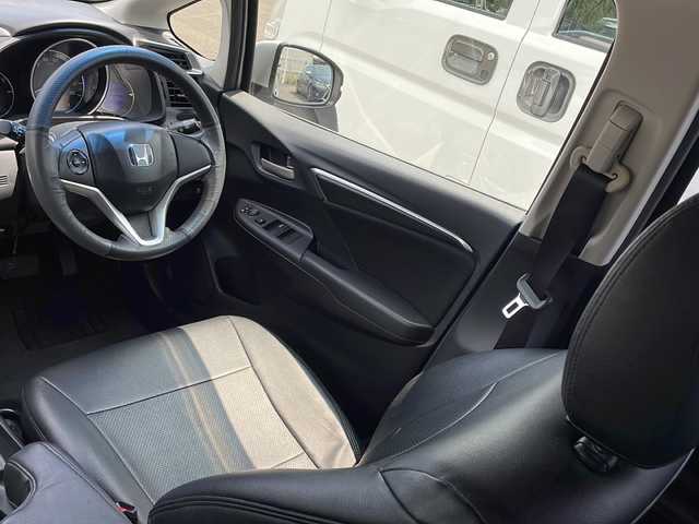 ホンダ フィット 13G Lパッケージ 鹿児島県 2014(平26)年 5.4万km アラバスターシルバーメタリック 社外7インチＳＤナビ/　　CD/DVD/フルセグＴＶ/バックカメラ/LEDヘッドライト/純正15インチアルミホイール/アイドリングストップ/スマートキー/ETC/オートライト/ＭＴモード付FAT