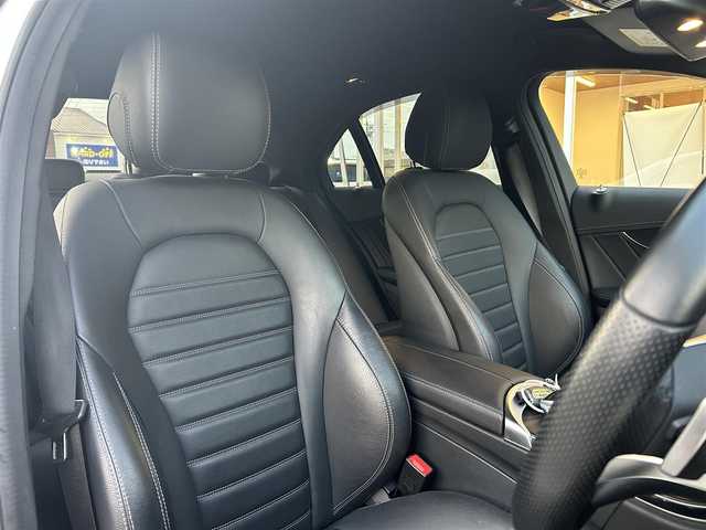 メルセデス・ベンツ Ｃ２００ アバンギャルド AMGライン 福岡県 2017(平29)年 4.8万km イリジウムシルバー レーダーセーフティパッケージ/アダプティブクルーズコントロール/レーンキープアシスト/ブラインドスポットモニター/アクティブセーフティブレーキ/レザーエクスクルーシブパッケージ/ブルメスター　/ヘッドアップディスプレイ/純正ナビ/フルセグTV/Bluetooth/バックカメラ/黒革シート/前席シートヒーター/パワーバックドア/LEDヘッドライト/オートライト/キーレスゴー　/純正18インチアルミホイール/ETC2.0