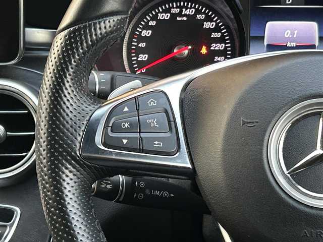 メルセデス・ベンツ Ｃ２００ アバンギャルド AMGライン 福岡県 2017(平29)年 4.8万km イリジウムシルバー レーダーセーフティパッケージ/アダプティブクルーズコントロール/レーンキープアシスト/ブラインドスポットモニター/アクティブセーフティブレーキ/レザーエクスクルーシブパッケージ/ブルメスター　/ヘッドアップディスプレイ/純正ナビ/フルセグTV/Bluetooth/バックカメラ/黒革シート/前席シートヒーター/パワーバックドア/LEDヘッドライト/オートライト/キーレスゴー　/純正18インチアルミホイール/ETC2.0