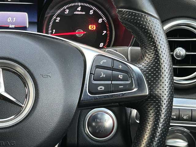 メルセデス・ベンツ Ｃ２００ アバンギャルド AMGライン 福岡県 2017(平29)年 4.8万km イリジウムシルバー レーダーセーフティパッケージ/アダプティブクルーズコントロール/レーンキープアシスト/ブラインドスポットモニター/アクティブセーフティブレーキ/レザーエクスクルーシブパッケージ/ブルメスター　/ヘッドアップディスプレイ/純正ナビ/フルセグTV/Bluetooth/バックカメラ/黒革シート/前席シートヒーター/パワーバックドア/LEDヘッドライト/オートライト/キーレスゴー　/純正18インチアルミホイール/ETC2.0