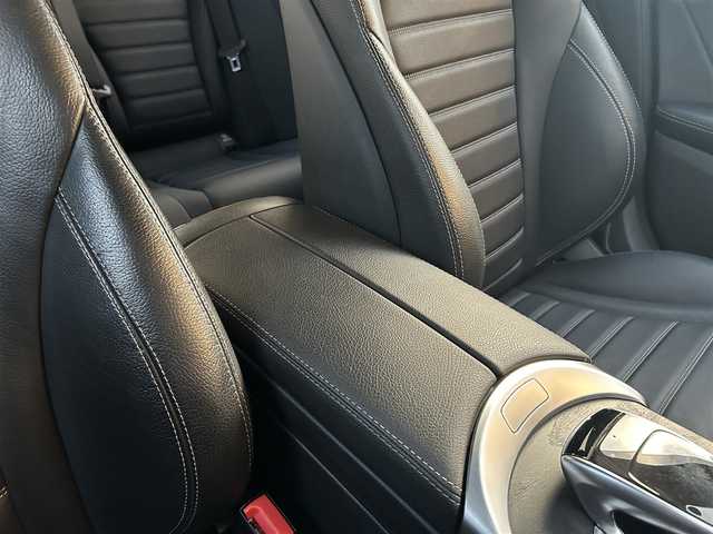 メルセデス・ベンツ Ｃ２００ アバンギャルド AMGライン 福岡県 2017(平29)年 4.8万km イリジウムシルバー レーダーセーフティパッケージ/アダプティブクルーズコントロール/レーンキープアシスト/ブラインドスポットモニター/アクティブセーフティブレーキ/レザーエクスクルーシブパッケージ/ブルメスター　/ヘッドアップディスプレイ/純正ナビ/フルセグTV/Bluetooth/バックカメラ/黒革シート/前席シートヒーター/パワーバックドア/LEDヘッドライト/オートライト/キーレスゴー　/純正18インチアルミホイール/ETC2.0