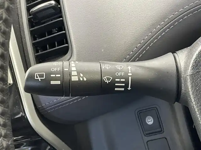 日産 セレナ e－パワー ハイウェイスター V 埼玉県 2020(令2)年 3.5万km マルーンレッド 2トーン 純正ナビ　フリップダウンモニター　アラウンドビューモニター　ＢＳＩ　全方位運転支援システム　ビルトインＥＴＣ　クルーズコントロール　ドラレコ　ハンズフリースライドドア　純正アルミ　ＬＥＤライト　地デジ