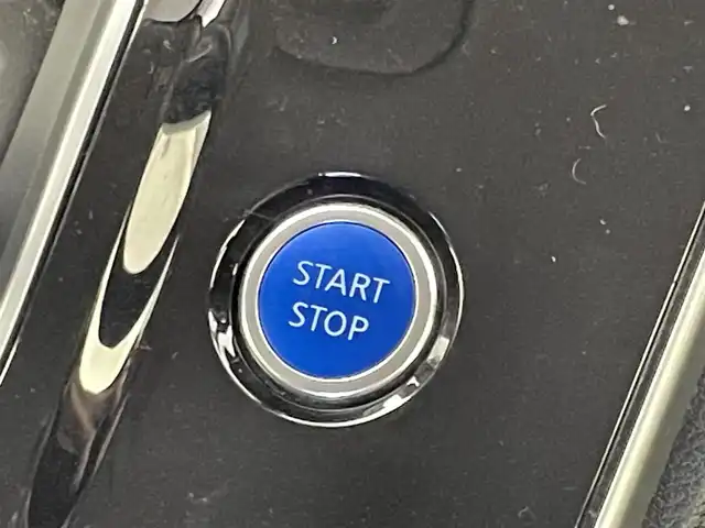 日産 セレナ e－パワー ハイウェイスター V 埼玉県 2020(令2)年 3.5万km マルーンレッド 2トーン 純正ナビ　フリップダウンモニター　アラウンドビューモニター　ＢＳＩ　全方位運転支援システム　ビルトインＥＴＣ　クルーズコントロール　ドラレコ　ハンズフリースライドドア　純正アルミ　ＬＥＤライト　地デジ