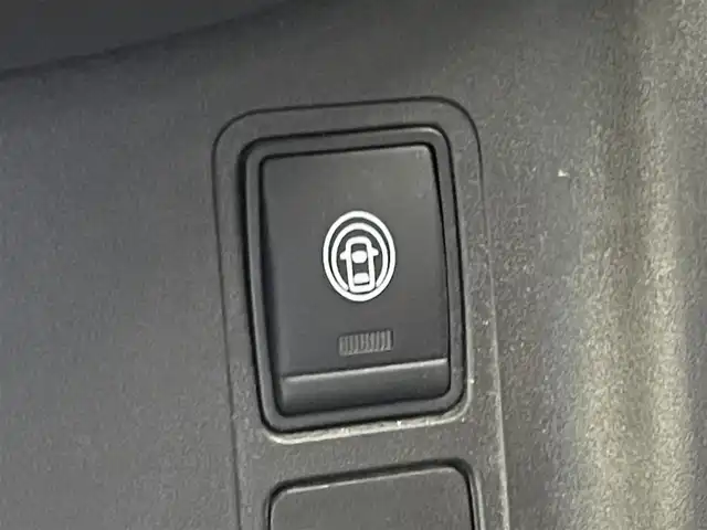 日産 セレナ e－パワー ハイウェイスター V 埼玉県 2020(令2)年 3.5万km マルーンレッド 2トーン 純正ナビ　フリップダウンモニター　アラウンドビューモニター　ＢＳＩ　全方位運転支援システム　ビルトインＥＴＣ　クルーズコントロール　ドラレコ　ハンズフリースライドドア　純正アルミ　ＬＥＤライト　地デジ