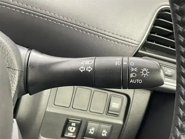 日産 セレナ e－パワー ハイウェイスター V 埼玉県 2020(令2)年 3.5万km マルーンレッド 2トーン 純正ナビ　フリップダウンモニター　アラウンドビューモニター　ＢＳＩ　全方位運転支援システム　ビルトインＥＴＣ　クルーズコントロール　ドラレコ　ハンズフリースライドドア　純正アルミ　ＬＥＤライト　地デジ